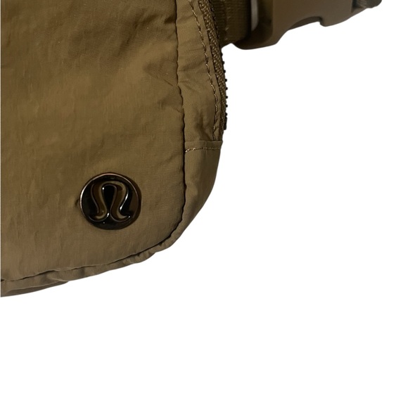 Lululemon Everywhere bag Army Green - Picture 5 of 6